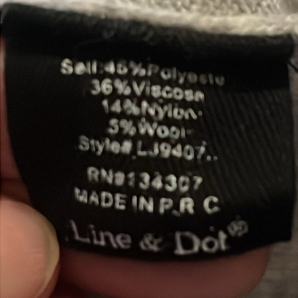 Line & Dot Wool Blend Sweater Sz Small - Picture 7 of 7